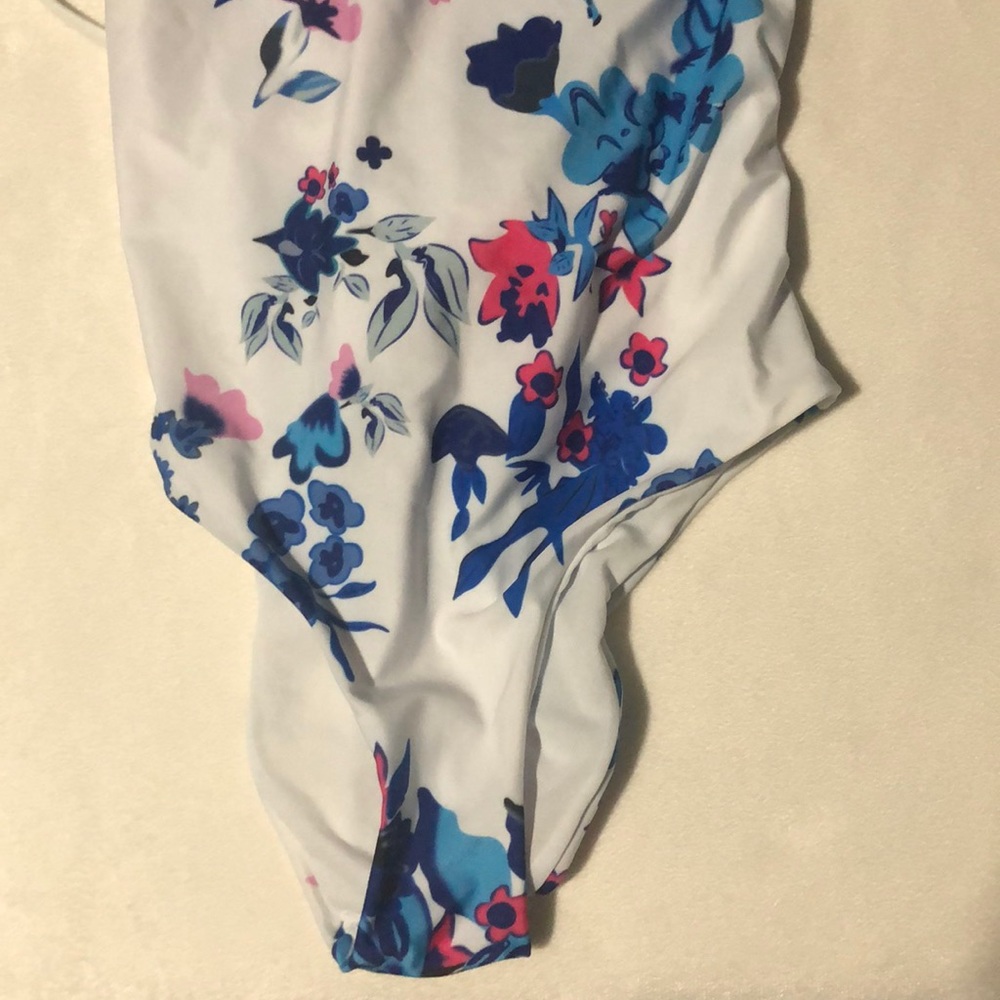 One piece open back floral swimsuit - Picture 3 of 8